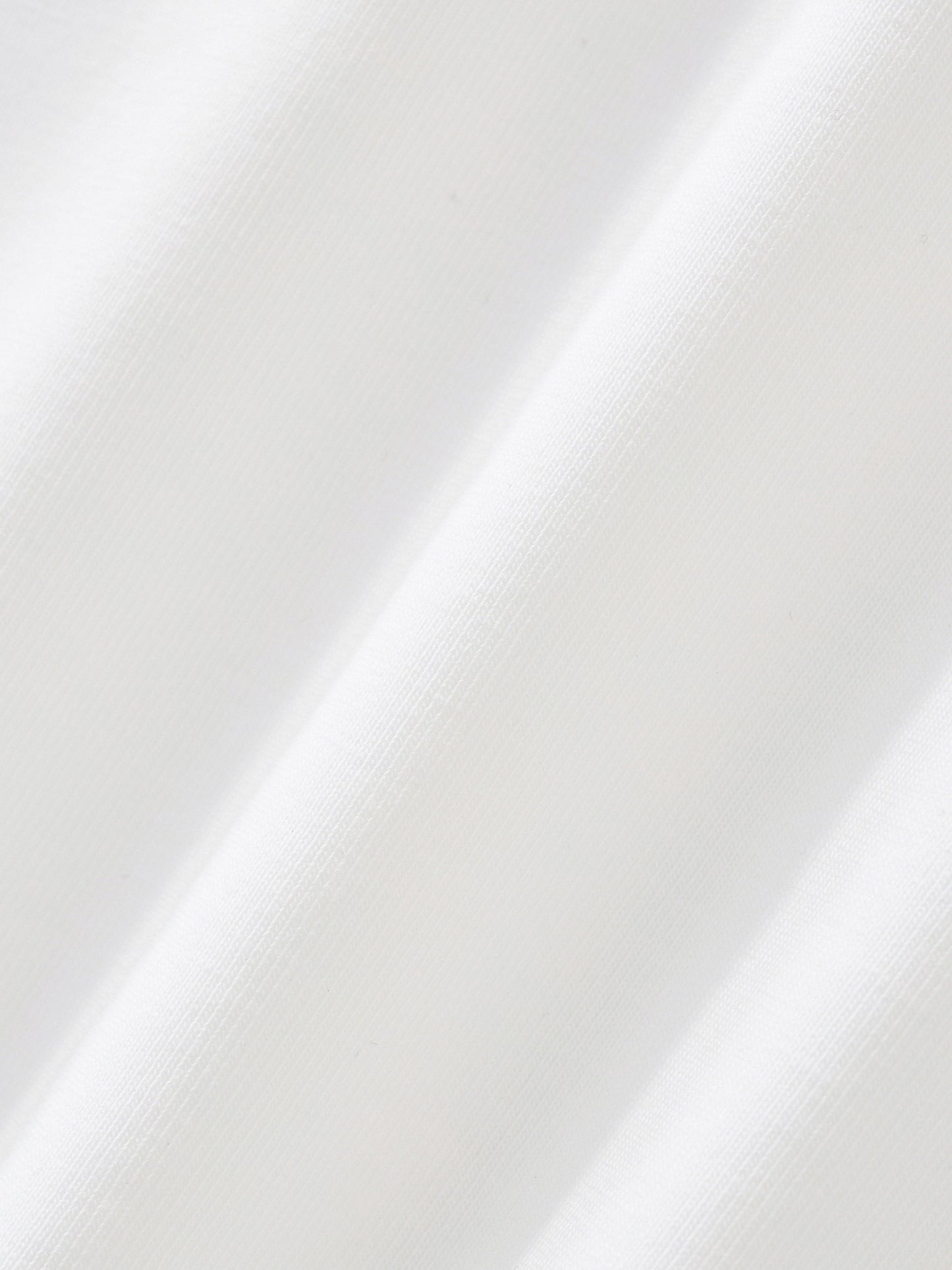 ARĒTÉ™ Contrast Trim V-Neck Crop T-Shirt