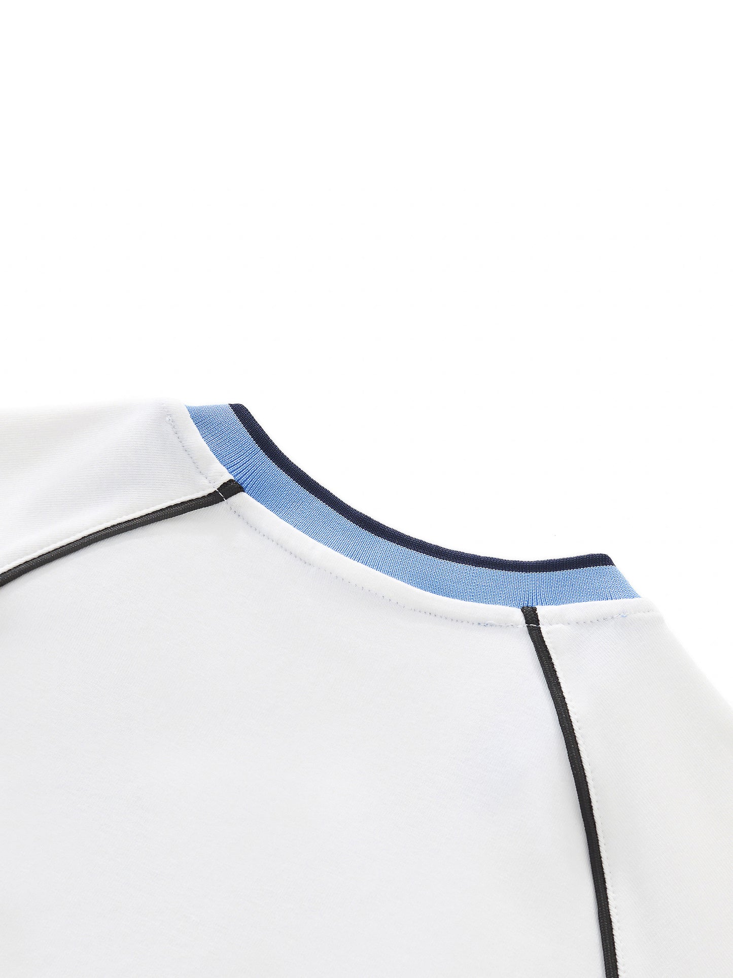 ARĒTÉ™ Contrast Trim V-Neck Crop T-Shirt